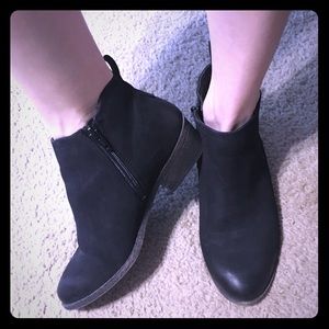 Black heeled ankle boots size 7